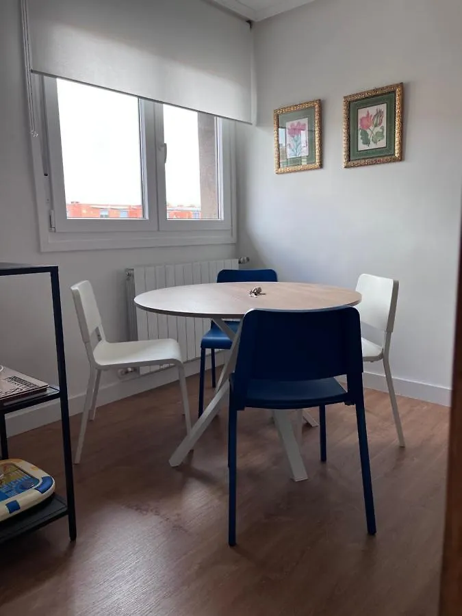 Apartment For 4 In Lejona Casa Natalia No Elevator 0*, Leioa Spain